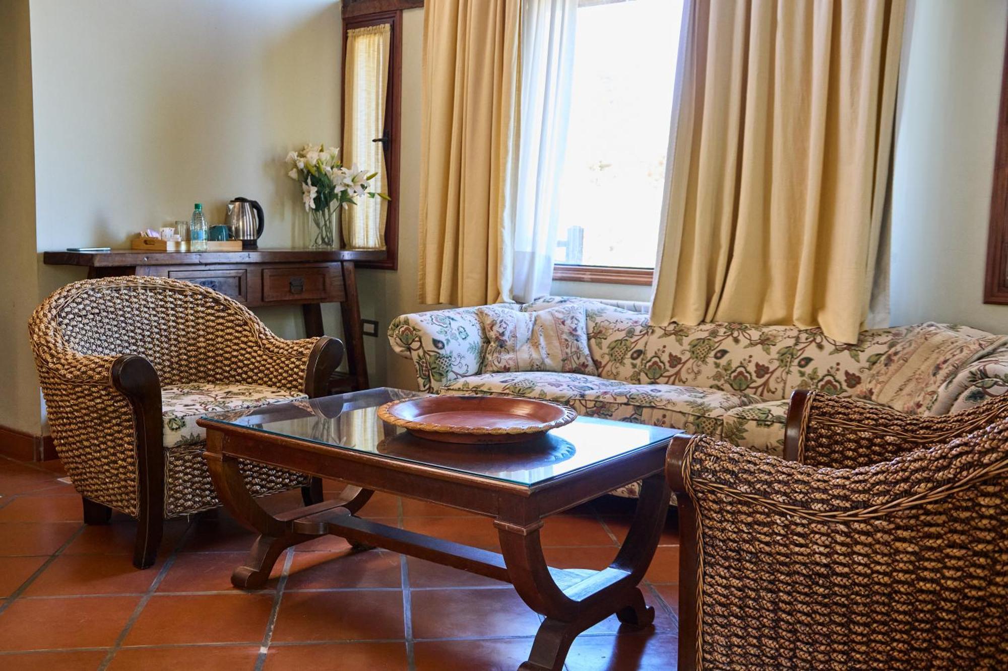 La Casa De La Bodega - Wine Boutique Hotel カファヤテ エクステリア 写真