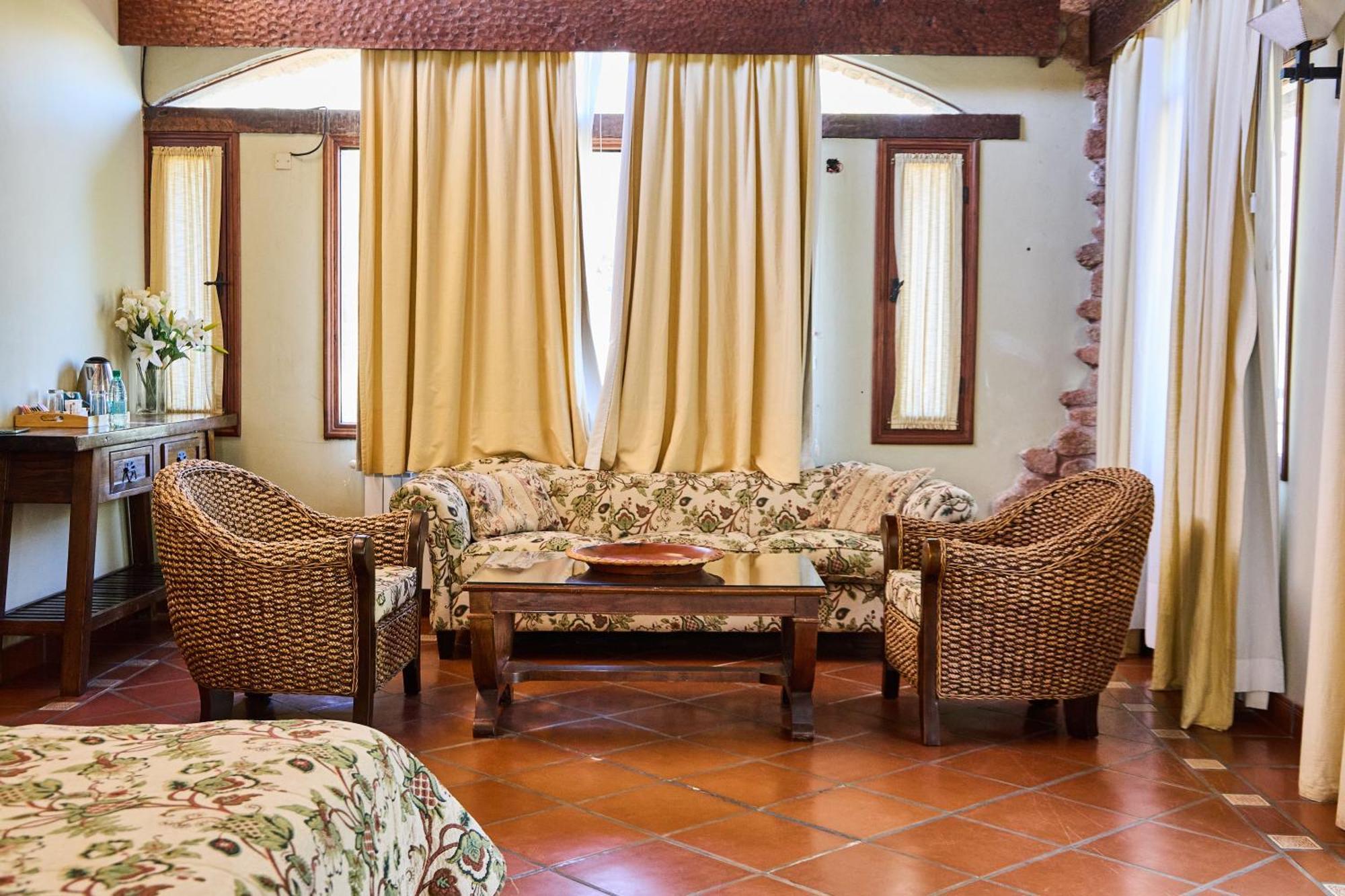 La Casa De La Bodega - Wine Boutique Hotel カファヤテ エクステリア 写真