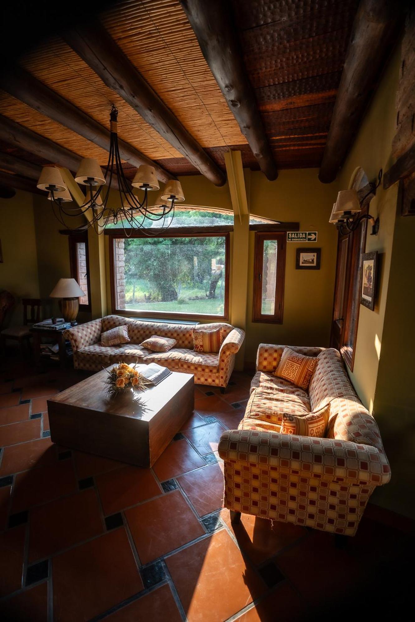 La Casa De La Bodega - Wine Boutique Hotel カファヤテ エクステリア 写真