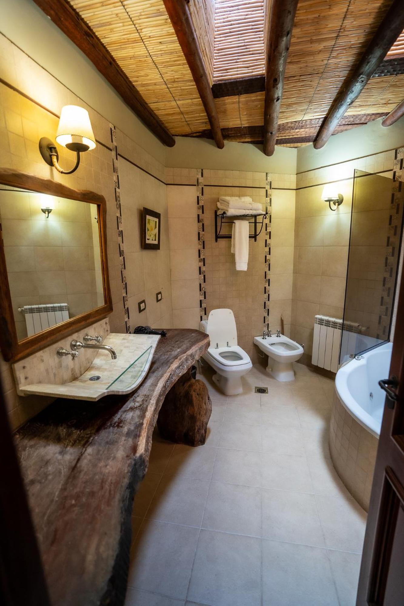 La Casa De La Bodega - Wine Boutique Hotel カファヤテ エクステリア 写真