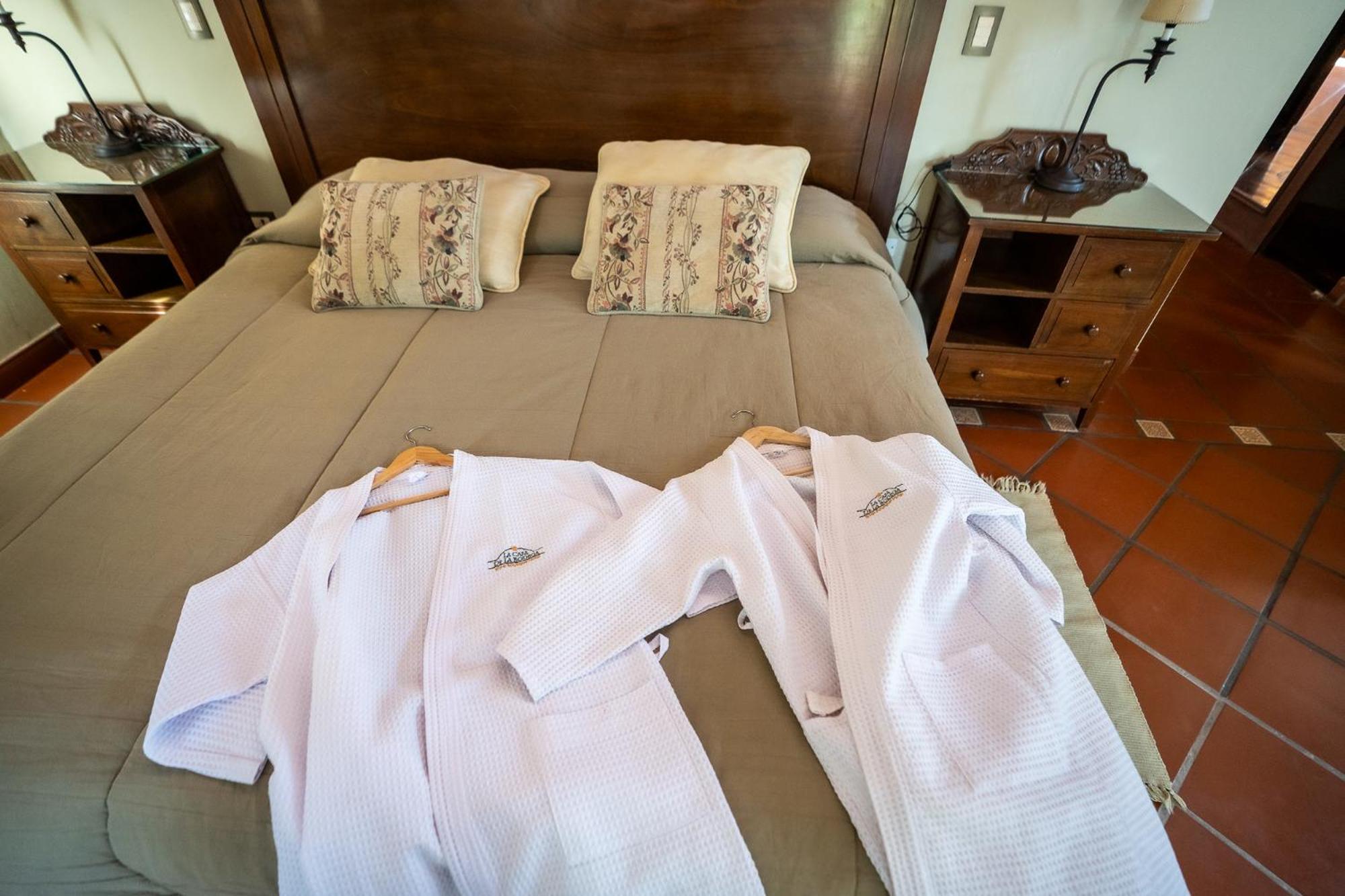 La Casa De La Bodega - Wine Boutique Hotel カファヤテ エクステリア 写真