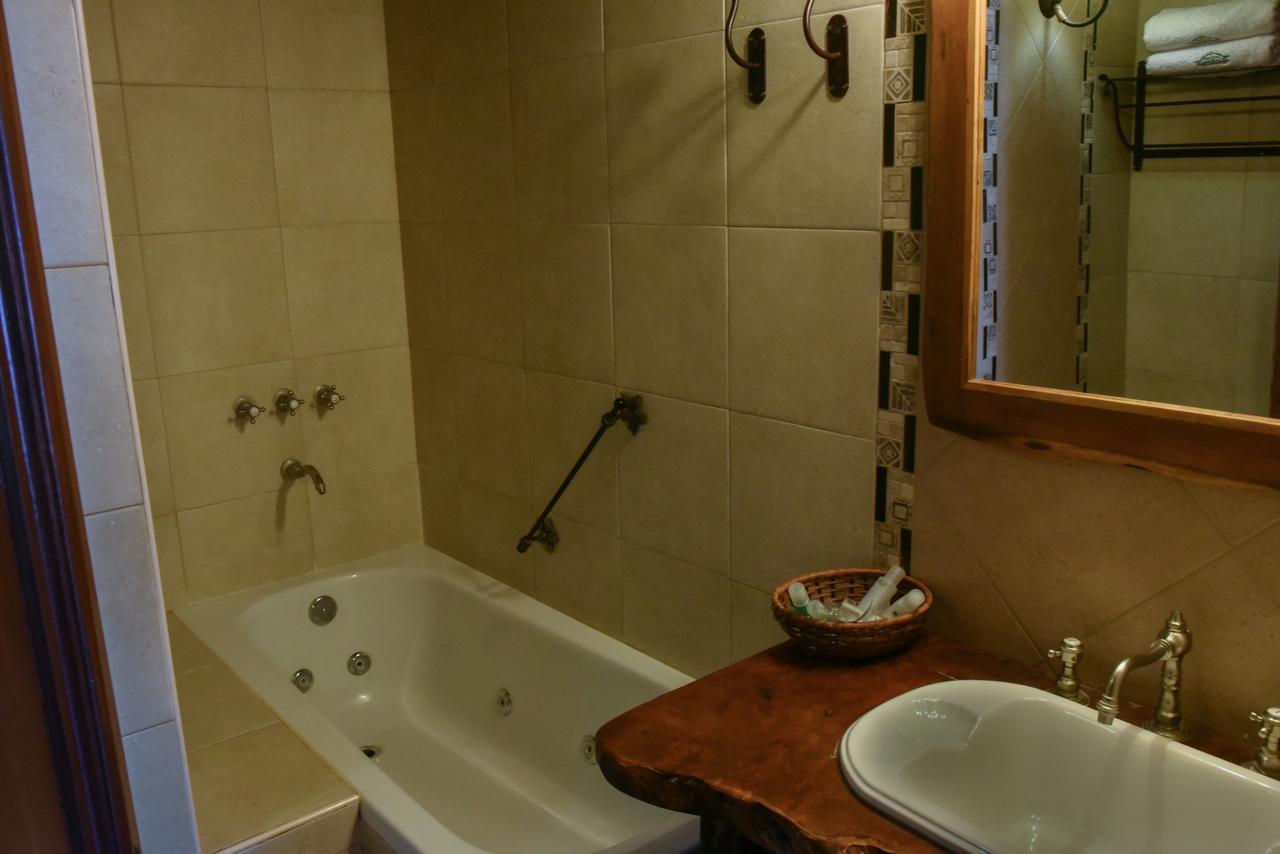 La Casa De La Bodega - Wine Boutique Hotel カファヤテ エクステリア 写真